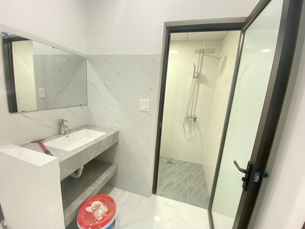 NHÀ MỚI ĐÔNG NGẠC – NGÕ THÔNG, Ô TÔ ĐỖ CỬA – 2 THOÁNG, GẦN CHỢ, GẦN PHỐ.